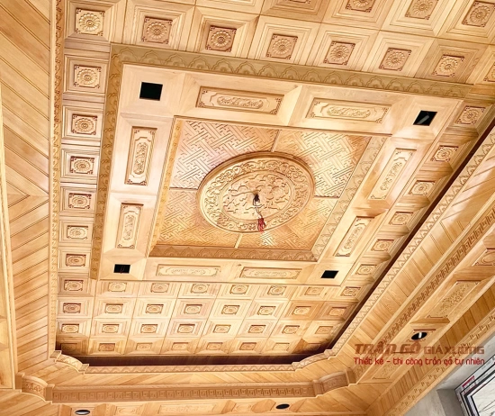 Trần gỗ pơ mu phòng khách + hành lang